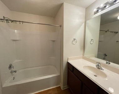 1215 Wallflower Avenue - Photo Thumbnail 16