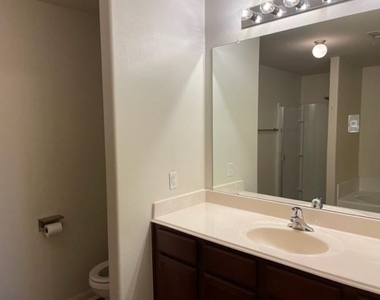1215 Wallflower Avenue - Photo Thumbnail 18
