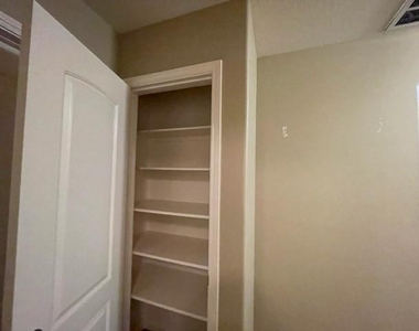 1215 Wallflower Avenue - Photo Thumbnail 13