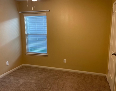 1215 Wallflower Avenue - Photo Thumbnail 14