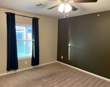 1215 Wallflower Avenue - Photo Thumbnail 5