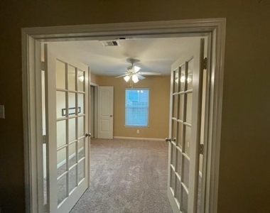 1215 Wallflower Avenue - Photo Thumbnail 10