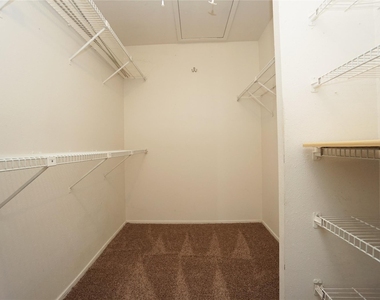 6602 Harbor Town Drive - Photo Thumbnail 11