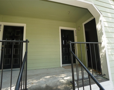 6602 Harbor Town Drive - Photo Thumbnail 13
