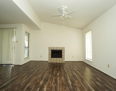 6602 Harbor Town Drive - Photo Thumbnail 3