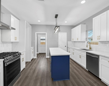 5604 Sherman Street - Photo Thumbnail 4