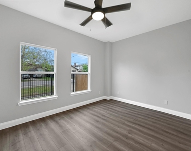 5604 Sherman Street - Photo Thumbnail 7