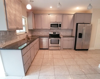 7211 Wind Dale Street - Photo Thumbnail 7