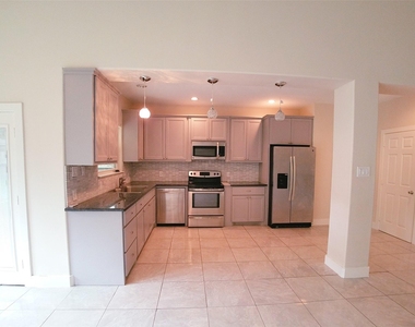 7211 Wind Dale Street - Photo Thumbnail 6