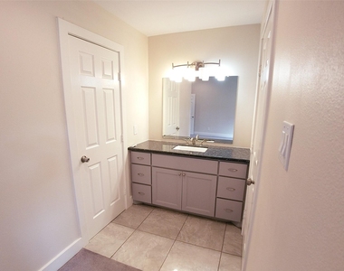7211 Wind Dale Street - Photo Thumbnail 11