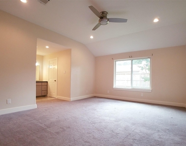 7211 Wind Dale Street - Photo Thumbnail 9