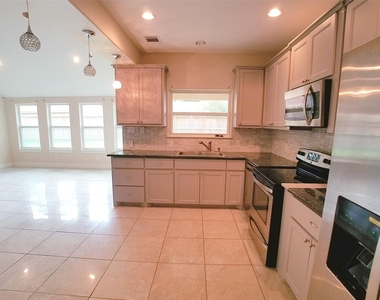 7211 Wind Dale Street - Photo Thumbnail 8