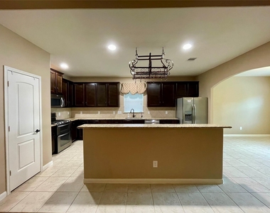 2035 Borthwick Lane - Photo Thumbnail 13