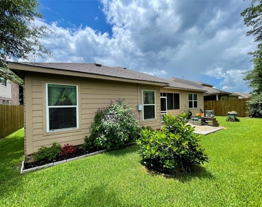2035 Borthwick Lane - Photo Thumbnail 39