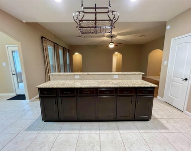 2035 Borthwick Lane - Photo Thumbnail 15