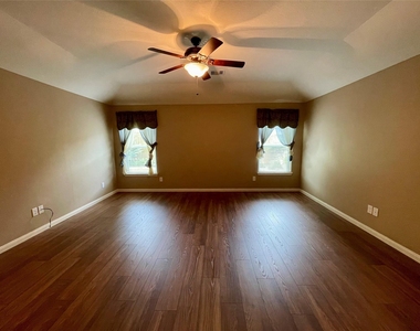 2035 Borthwick Lane - Photo Thumbnail 24