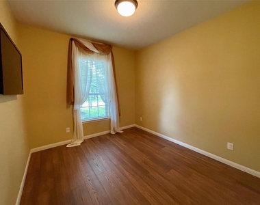 2035 Borthwick Lane - Photo Thumbnail 32