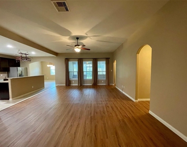 2035 Borthwick Lane - Photo Thumbnail 10