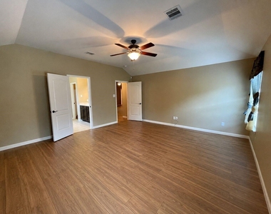 2035 Borthwick Lane - Photo Thumbnail 22
