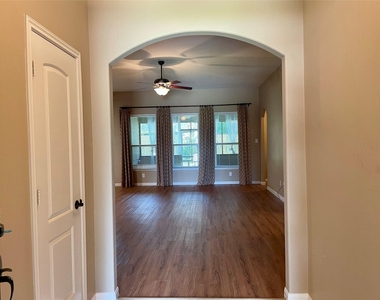 2035 Borthwick Lane - Photo Thumbnail 5