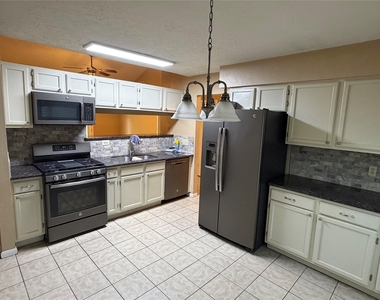 116 Lasso Street - Photo Thumbnail 15