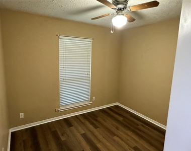 116 Lasso Street - Photo Thumbnail 16