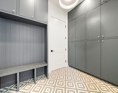 408 Pecore Street - Photo Thumbnail 26