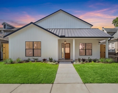 408 Pecore Street - Photo Thumbnail 1