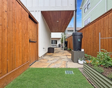 408 Pecore Street - Photo Thumbnail 37