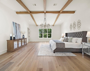 408 Pecore Street - Photo Thumbnail 17