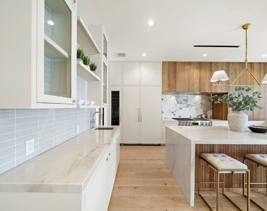 408 Pecore Street - Photo Thumbnail 8