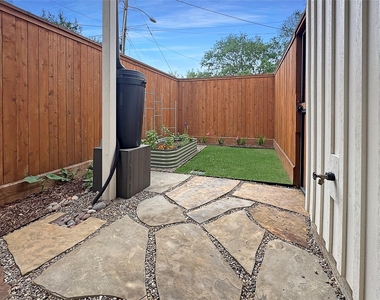 408 Pecore Street - Photo Thumbnail 36