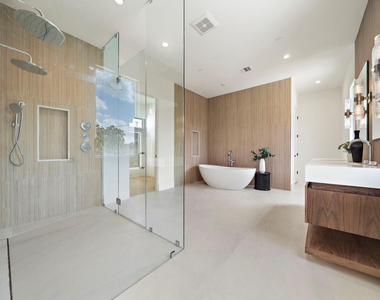 408 Pecore Street - Photo Thumbnail 19