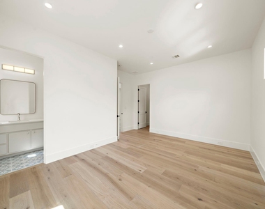 408 Pecore Street - Photo Thumbnail 28