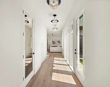 408 Pecore Street - Photo Thumbnail 15