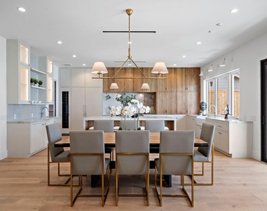 408 Pecore Street - Photo Thumbnail 6