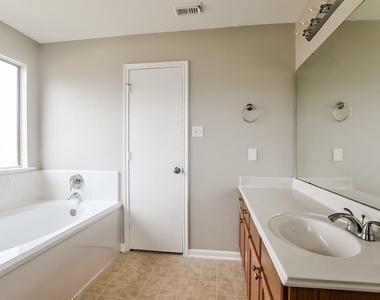 339 Remington Harbor Court - Photo Thumbnail 16