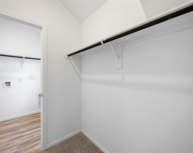 4907 Gentle Creek Court - Photo Thumbnail 27