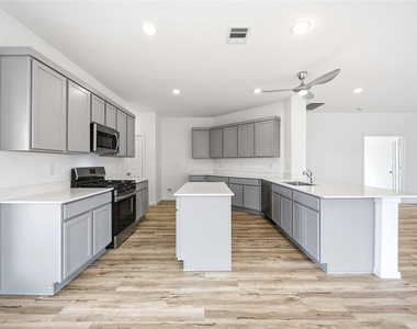 4907 Gentle Creek Court - Photo Thumbnail 12