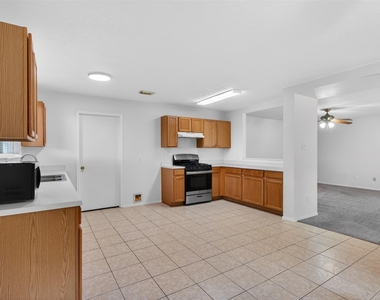 1208 Cambay Drive - Photo Thumbnail 11