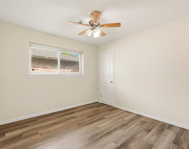 1911 Michele Drive - Photo Thumbnail 16