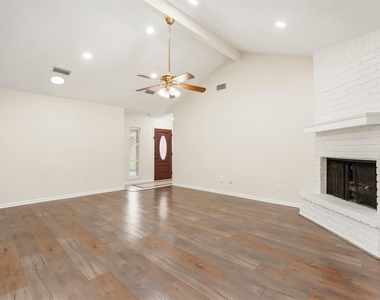 1911 Michele Drive - Photo Thumbnail 6