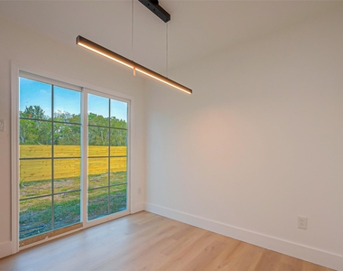 3010 Bandell Drive - Photo Thumbnail 11