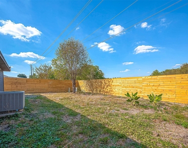 3010 Bandell Drive - Photo Thumbnail 30
