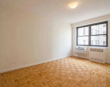 350 West 51st Street - Photo Thumbnail 3