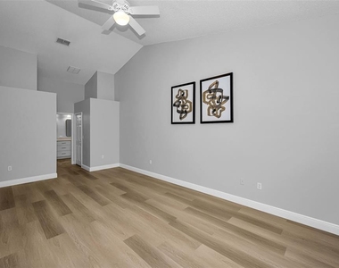 6240 Fairskies Drive - Photo Thumbnail 12