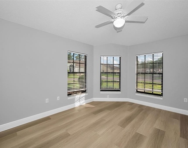 6240 Fairskies Drive - Photo Thumbnail 25