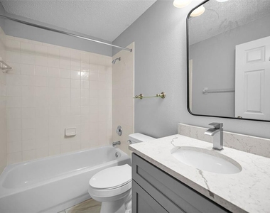 6240 Fairskies Drive - Photo Thumbnail 27