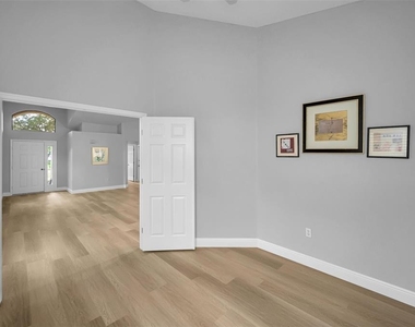 6240 Fairskies Drive - Photo Thumbnail 20
