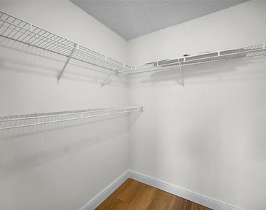6240 Fairskies Drive - Photo Thumbnail 26